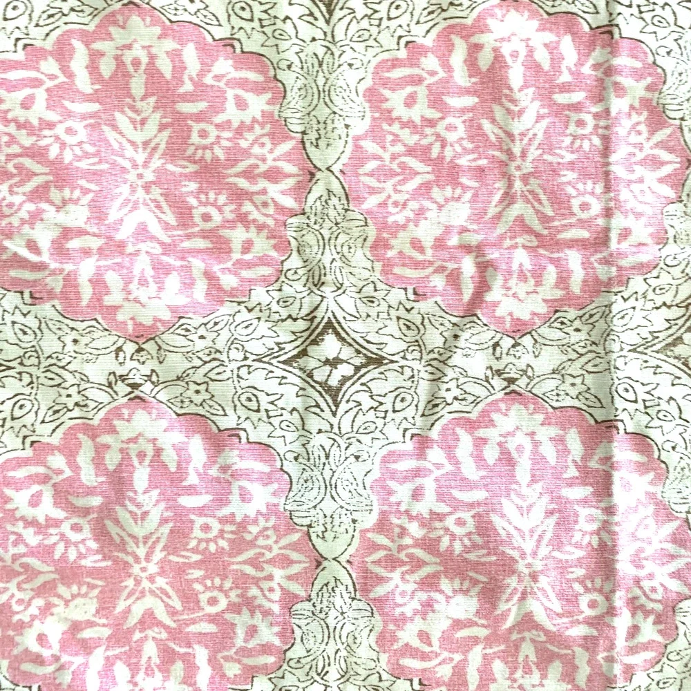 Lot 2 x Pottery Barn PB Teen Pink Medallion Standard Pillow Shams 100% Cotton